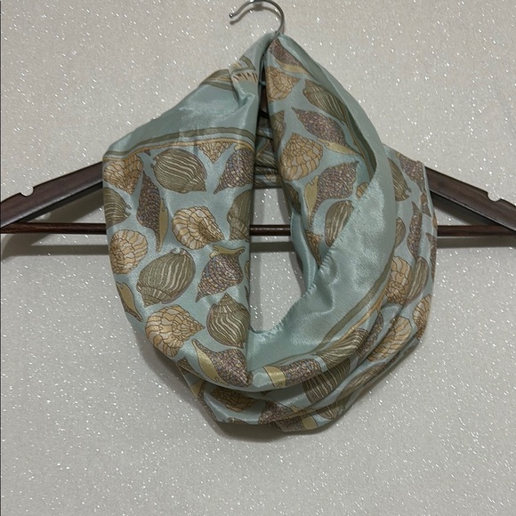 Chic Sea Shell Design Scarf - Picture 5 of 5